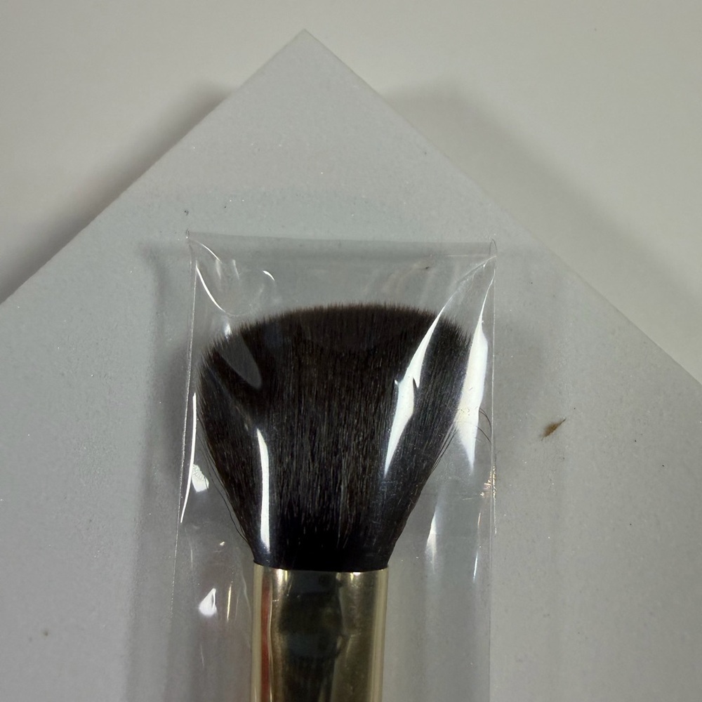 🩷5/$10🩷 Purple Makeup Brush - Picture 2 of 4